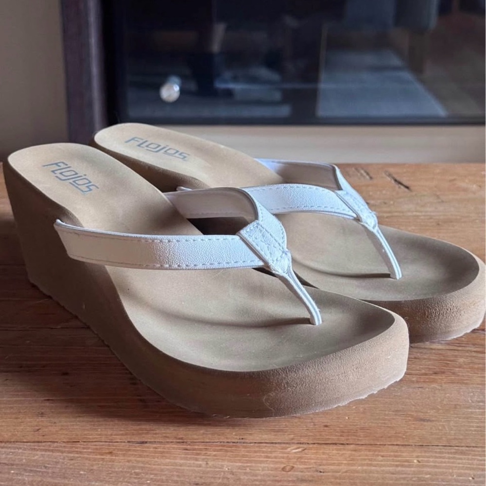 Flojos Women's Cream and Tan Wedge Sandals
